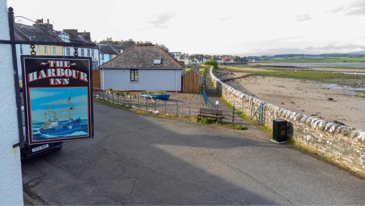 Harbour Inn Appartments Garlieston ภายนอก รูปภาพ